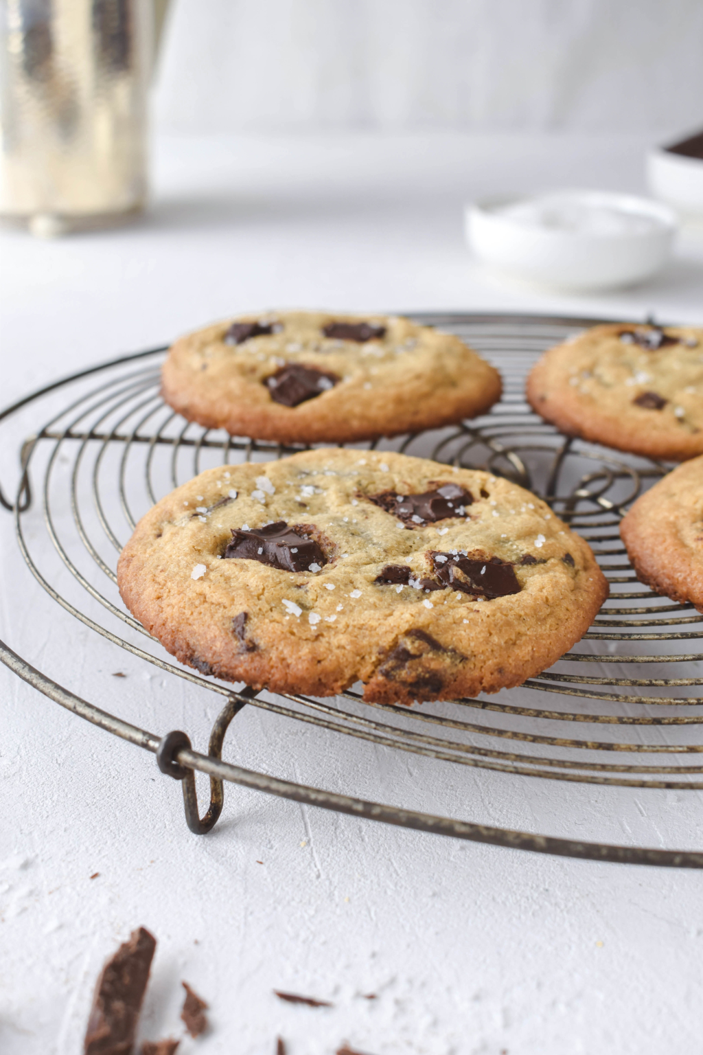 Rezept für weiche Chocolate Chip Cookies mit dunkler Schokolade. Ganz einfach und schnell gemacht. Bestes Rezept für amerikanische Cookies. #cookies #subway #kekse #schokolade