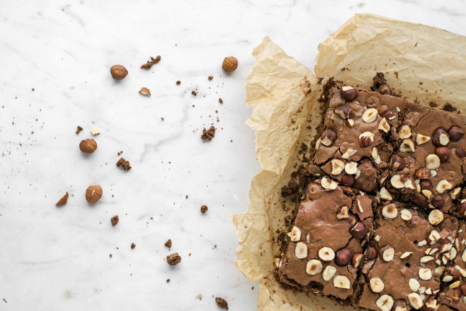 Nougat Haselnuss Brownies Einfaches Rezept zum backen von saftig schokoladigen Brownies. Grundrezept für Brownies etwas abgewandelt: Rezept für Nougat Haselnuss Brownies. # Brownies #Rezept #Nuss #Nougat