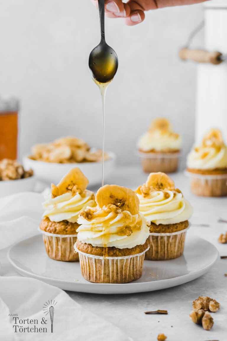 Bananen Walnuss Cupcakes mit Frischkäse Topping