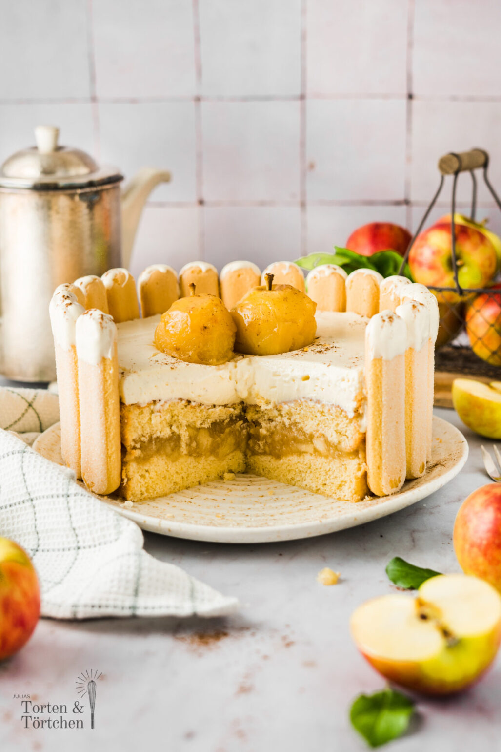 Apfel Vanille Mousse Torte-7 ⋆ Julias Torten und Törtchen