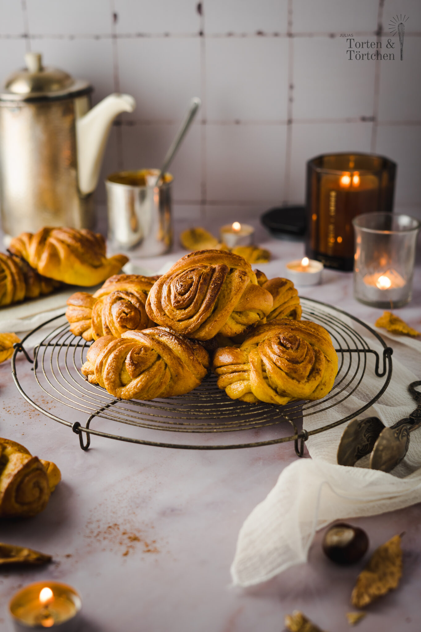 Süße Kürbis Hefeknoten mit Dulche de leche und Pumkin Spice