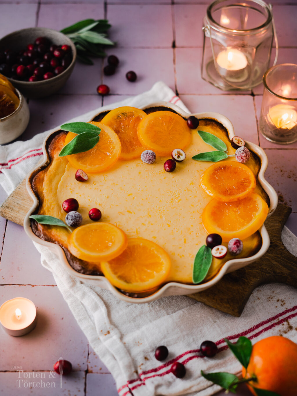 Der perfekte Kuchen für alle Citrus Freunde. Eine Variante des amerikanischen Key Lime Pies, dieses mal Mit Orangen. Die cremige Füllung aus aromatischen Orangen-Zesten und mit Kondensmilch macht den Pie für ein absolutes Highlight auf jeder Kaffeetafel! #Backen #Pie #Kuchen #Orangenkuchen #Torte #Rezept #KeyLimePie